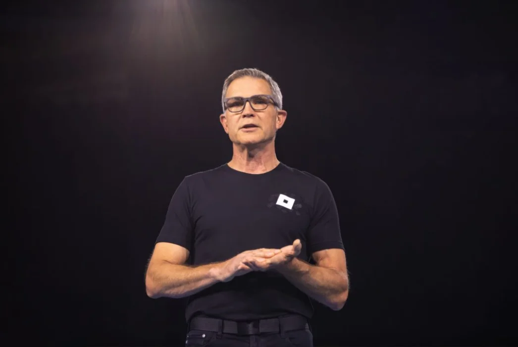 Imagen SEO del artículo: Roblox Lanza Beta de '4D Creation': IA que Transforma Texto en Objetos Funcionales