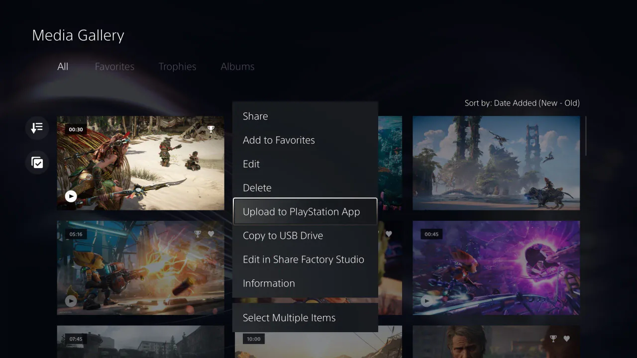 Interfaz del menú Media Gallery en PlayStation 5 mostrando las opciones de gestión de archivos multimedia y capturas de juegos.