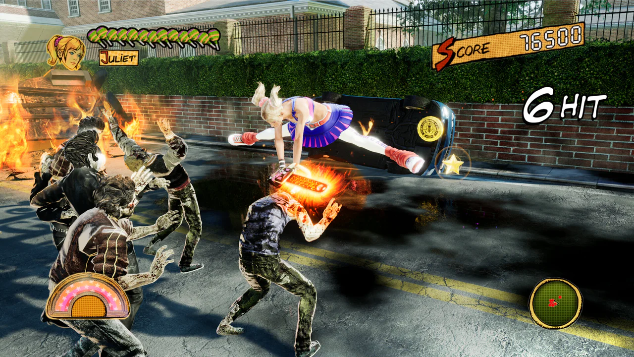 Juliet Starling combate contra hordas de zombis utilizando su icónica motosierra en una escena de acción frenética de Lollipop Chainsaw RePOP.